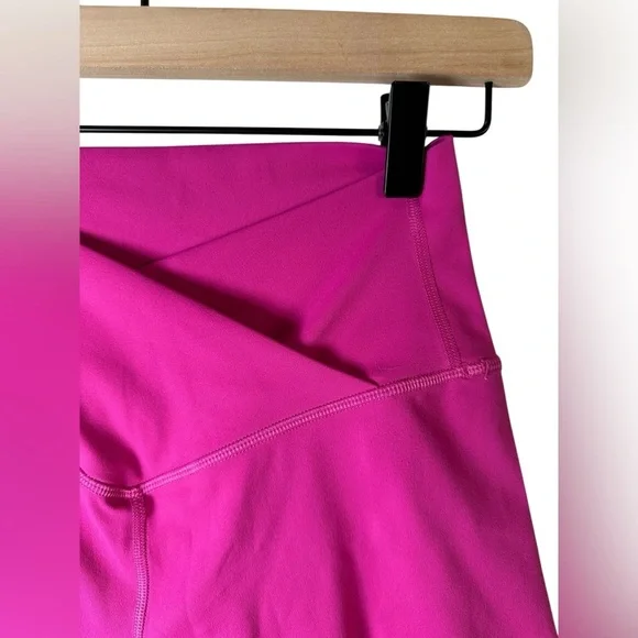 CRZ Yoga Butterluxe High Waisted Crossover Shorts Pink Women’s Size Small (4/6) - Picture 4 of 8